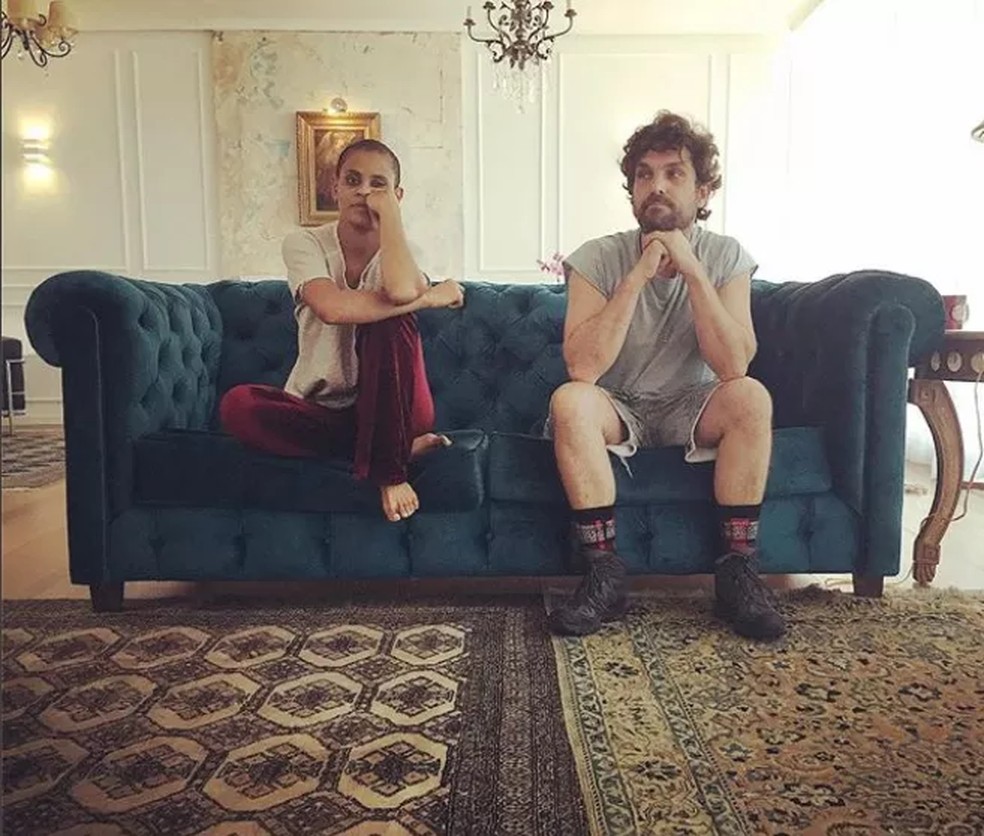 Aline Wirley e Igor Rickli em sala de estar — Foto: Reprodução/Instagram