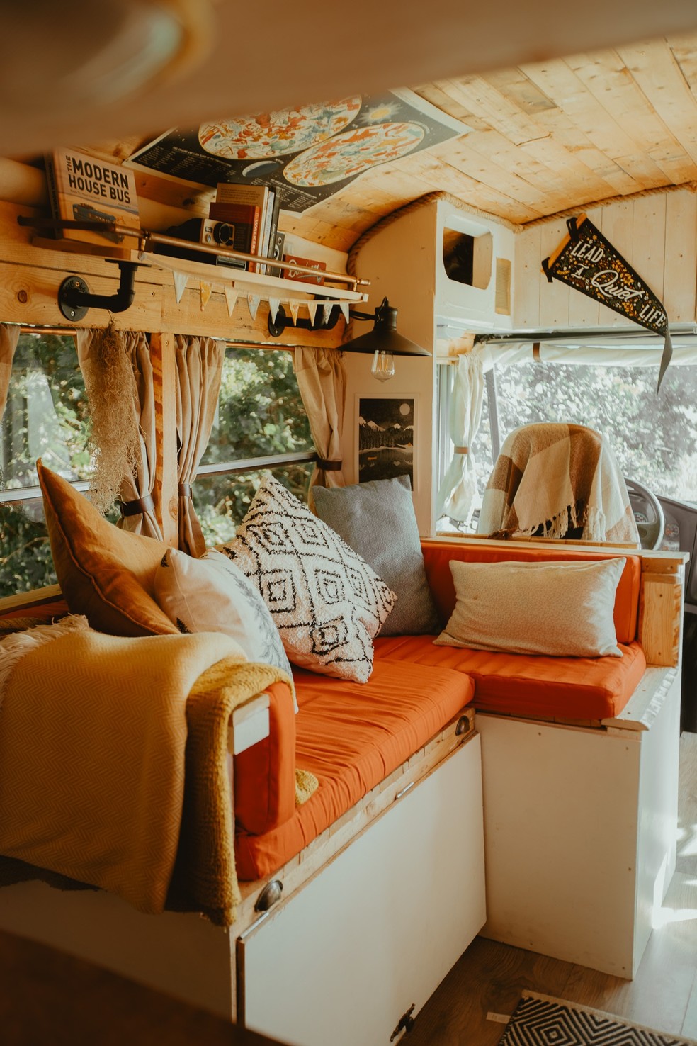 Ônibus escolar vira 'camping' com preços a partir de R$ 1.600 — Foto: Divulgação/Quirky Campers