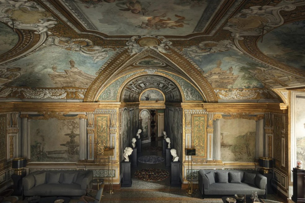 O Palazzo Vilón abriga o Hotel Vilòn, repleto de móveis vintage e tetos deslumbrantes — Foto: Mattia Aquila