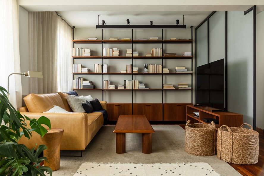 Apartamento assinado pelo escritório Um Design Studio