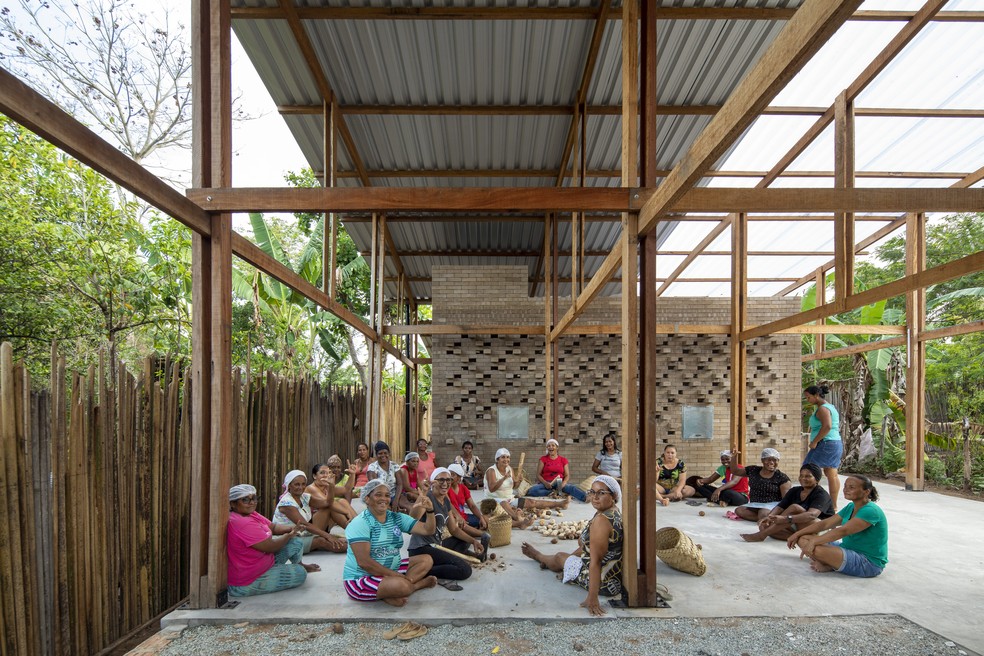 O centro também é um local para reuniões, onde as mulheres podem compartilhar histórias e vivências  — Foto: Maíra Acayaba