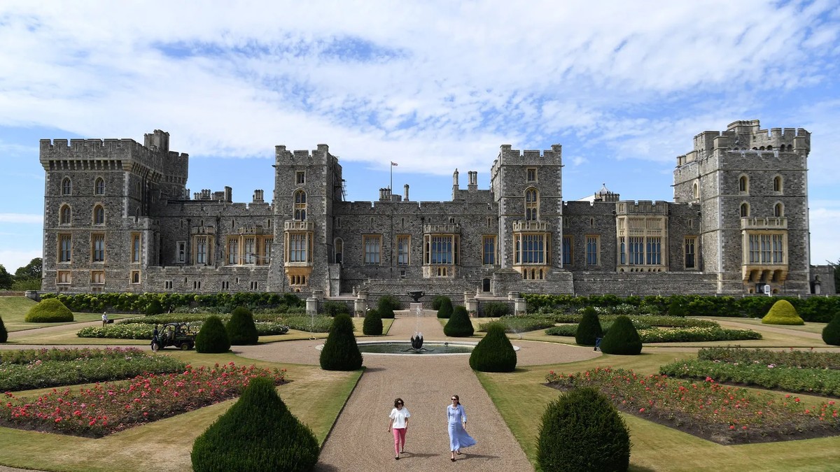12 Royal Palaces You Can Visit in England |  travel
