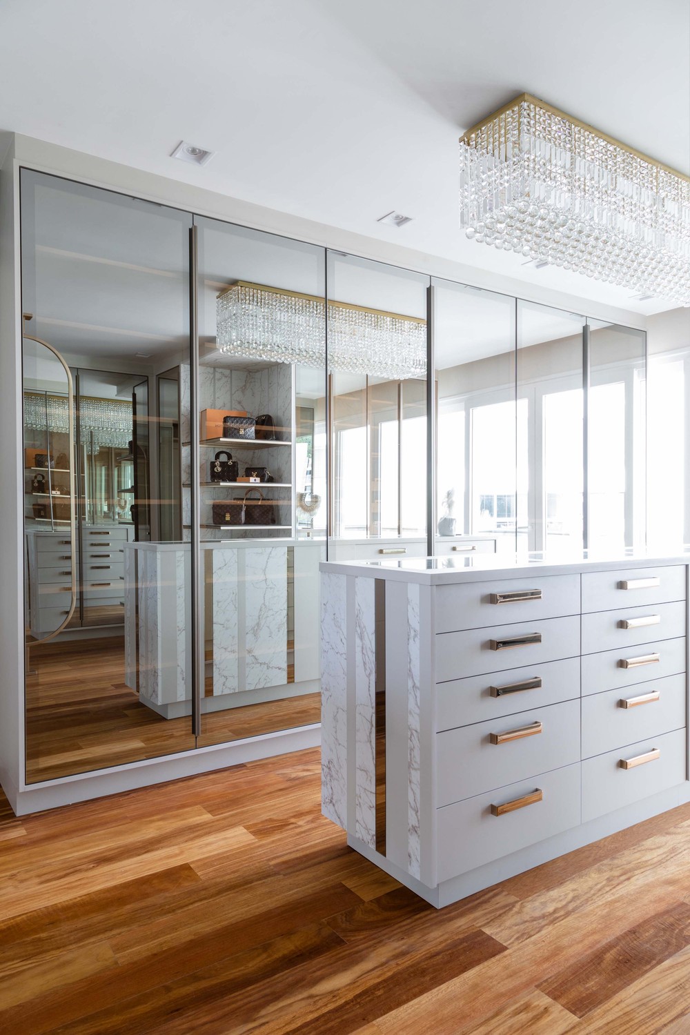 9 closets planejados para inspirar sua decoração