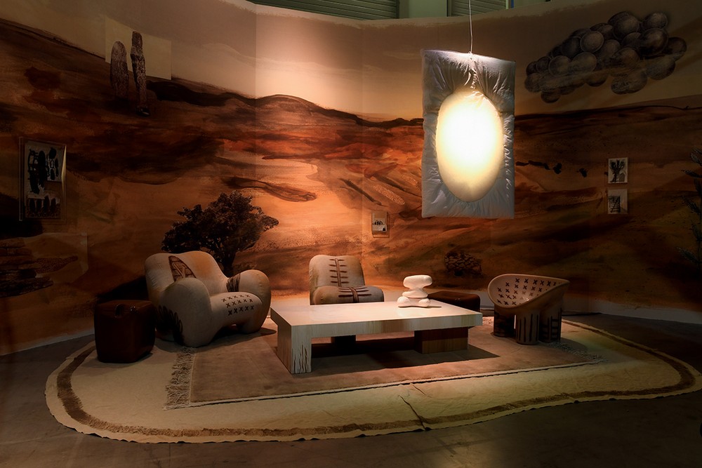 A trajetória de Faye Toogood, eleita designer do ano pela Maison&Objet