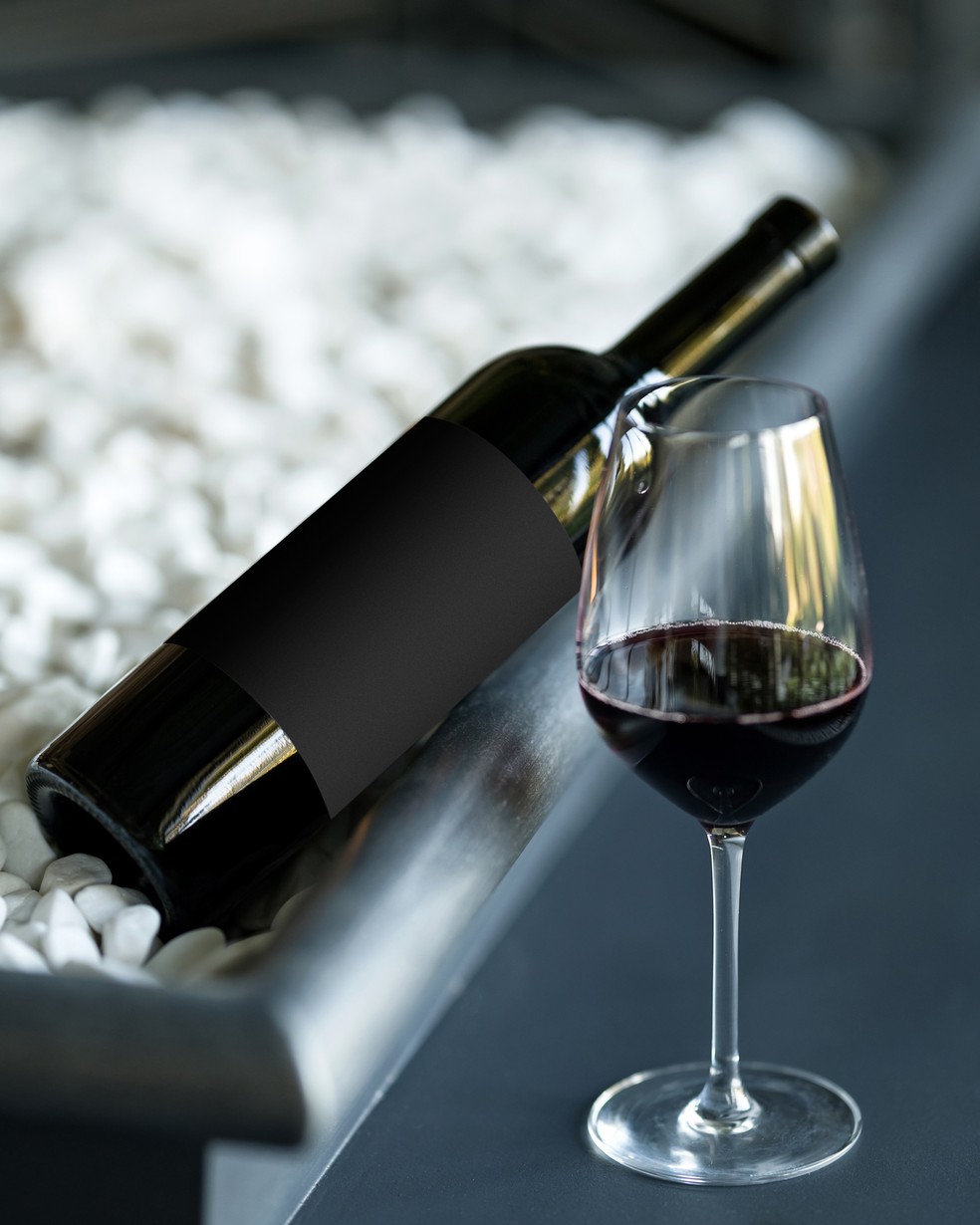 Por que as garrafas de vinho têm um "buraco" no fundo? Especialistas explicam — Foto: Getty Images
