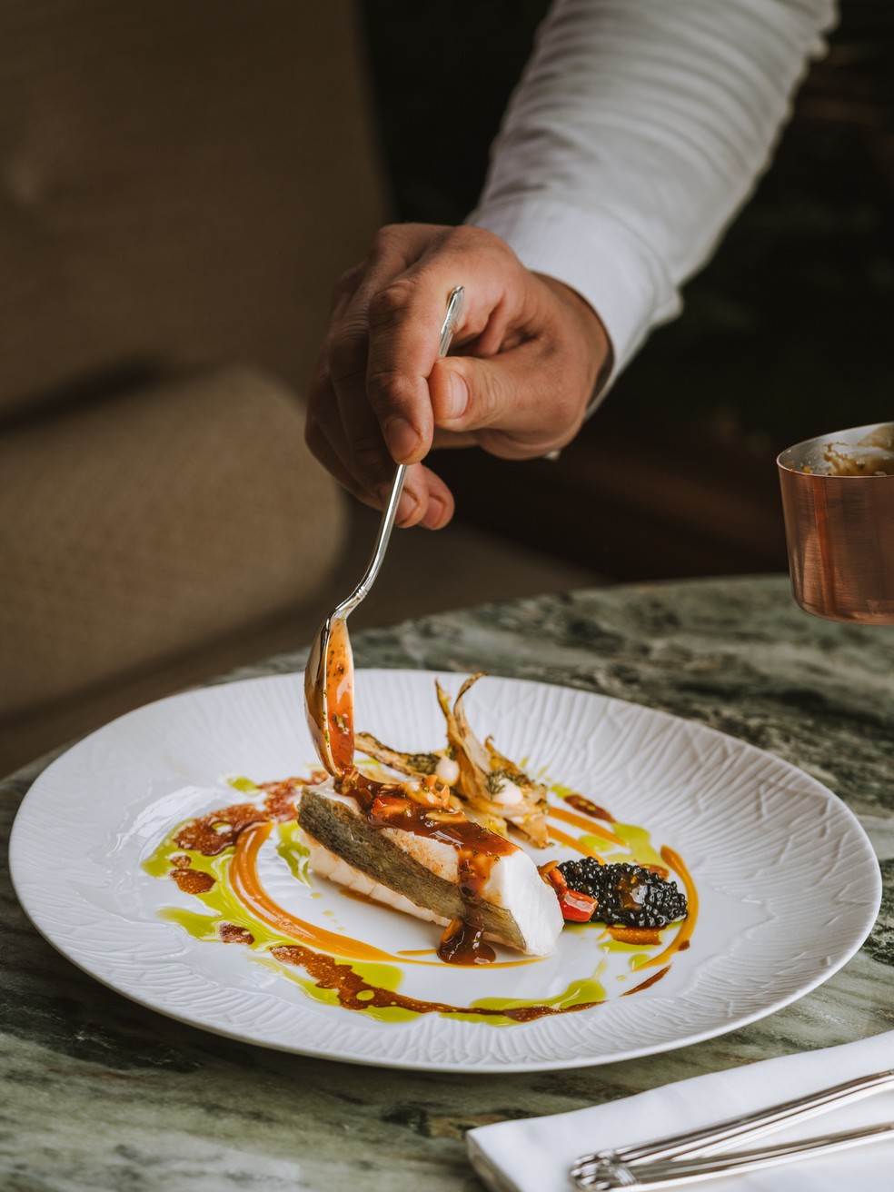 Chef carioca abre restaurante em Paris com referências brasileiras na ...