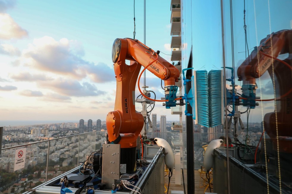 Robô substitui limpadores de vidro nos arranha-céus de Nova York e Israel — Foto: Divulgação