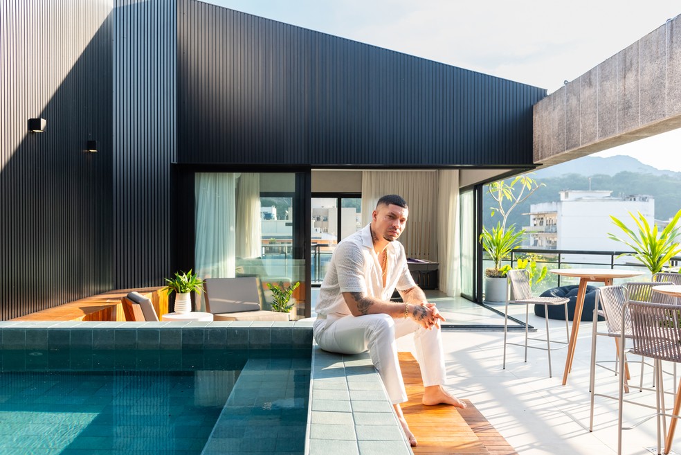 Filipe Ret abre cobertura de 230 m² com estilo minimalista e peças de design — Foto: Wesley Diego Emes