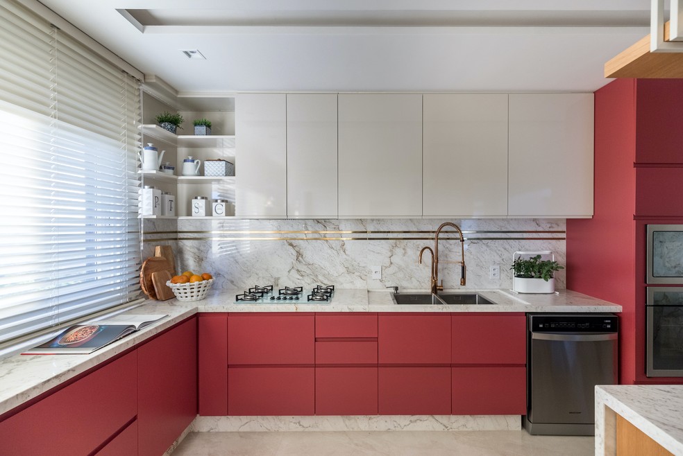 Cor marsala: tudo sobre + 10 inspirações de ambientes decorados