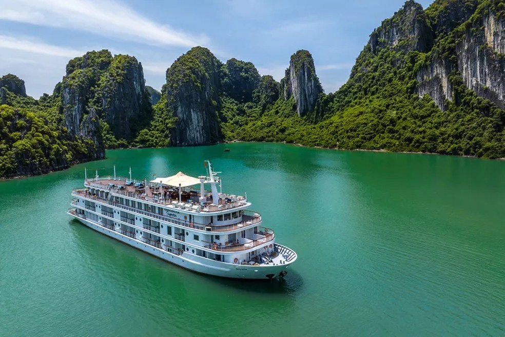 Novo cruzeiro de luxo que navega em baía do Vietnã possui aposentos de R$ 6,6 mil — Foto: Divulgação/Ambassador Cruise Line