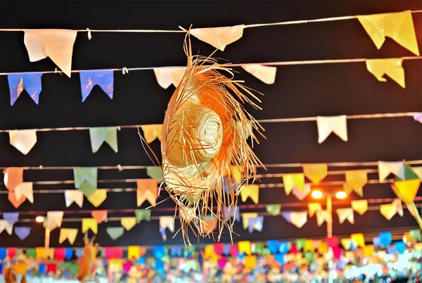No Brasil, a festa de São João chegou com os colonizadores portugueses — Foto: Getty Images