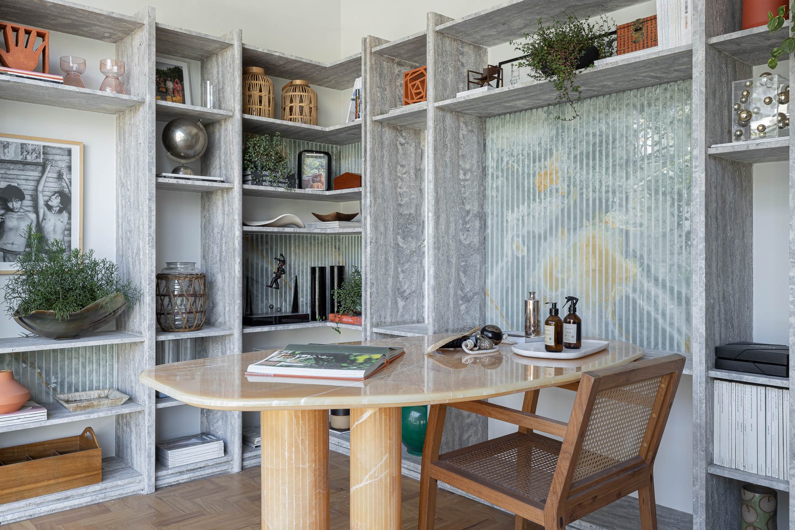 Biblioteca por Marina Linhares — Foto: Mortatti Studio