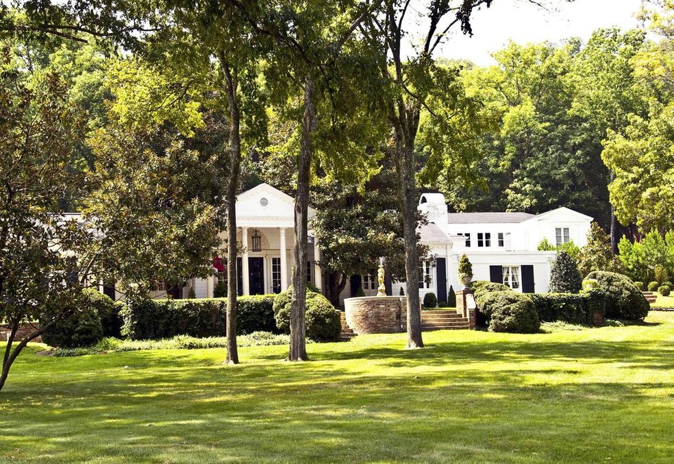 Casa com estilo country, a Greek Revival, em Nashville — Foto: GTCRFOTO/Alamy Stock Photo/Reprodução
