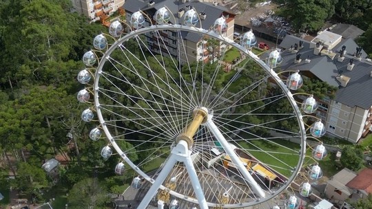 Cidade gaúcha ganha roda-gigante de 52 metros e 30 cabines
