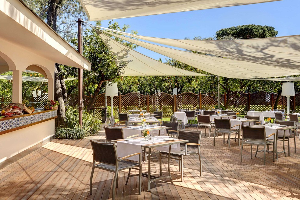 Um dos restaurantes possui uma estrela Michelin — Foto: Divulgação/Grand Hotel Excelsior Vittoria 