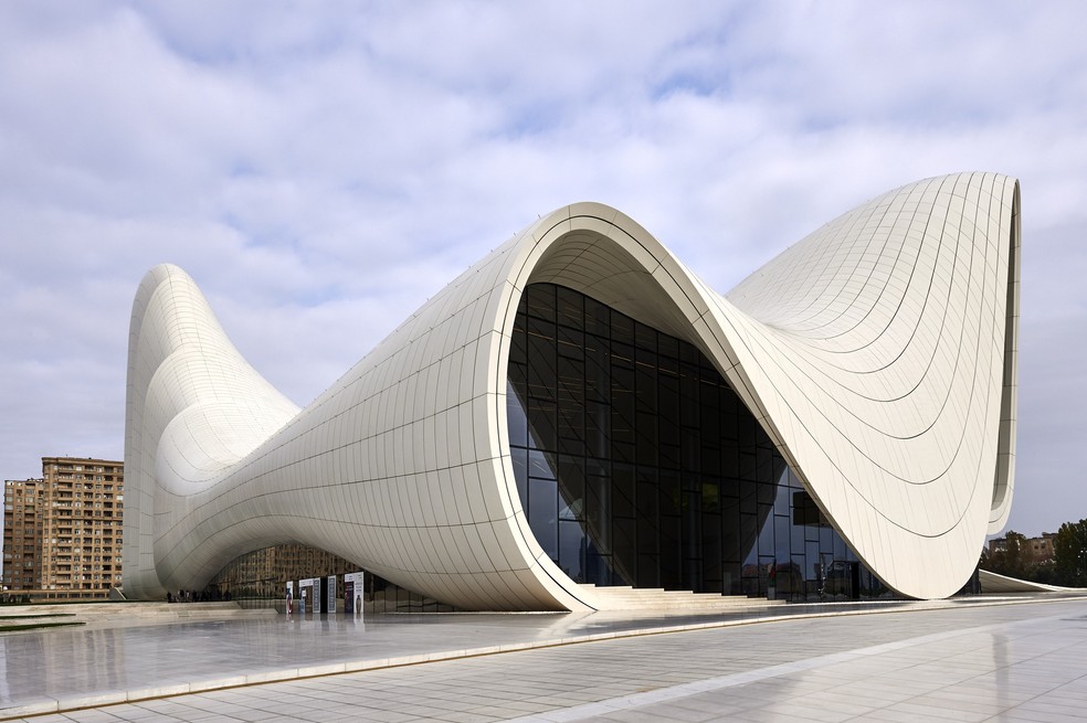 Centro Heydar Aliyev, em Baku — Foto: Andrea Pistolesi/GettyImages