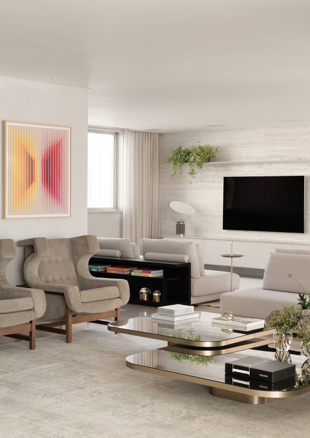 Moda e design brasileiros inspiram apartamento em Belo Horizonte