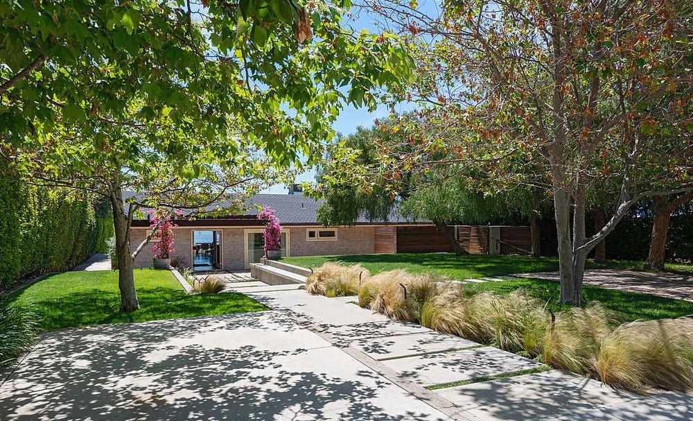 9 mansões milionárias de famosos que estão à venda Casas de famosos