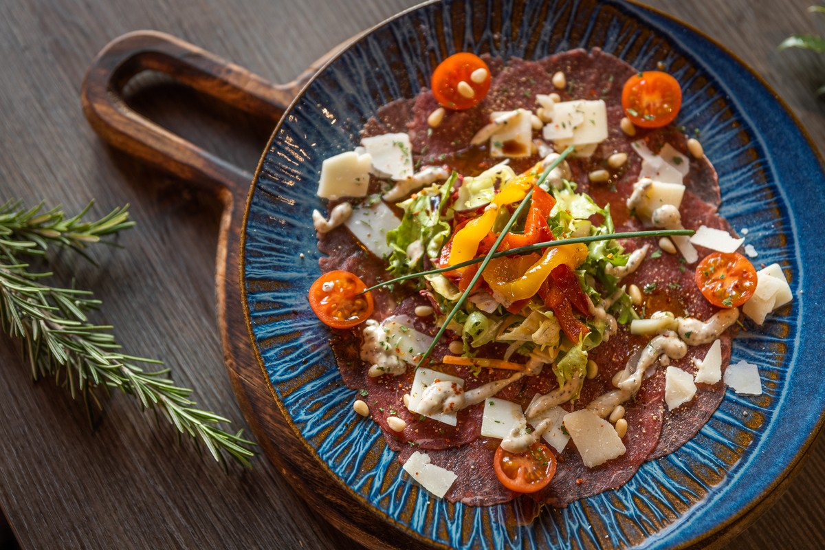 5 receitas de carpaccio diferentes e fáceis de fazer