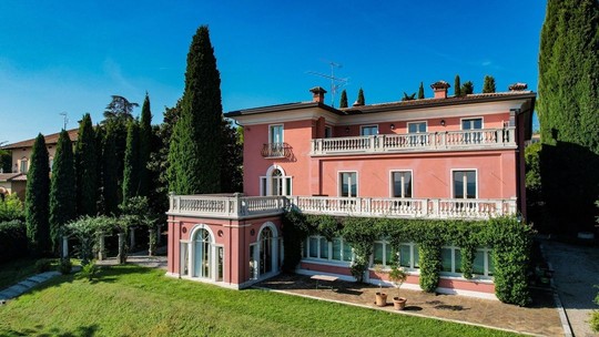 Casa Rosa é colocada à venda por R$ 51 milhões na Itália; veja fotos
