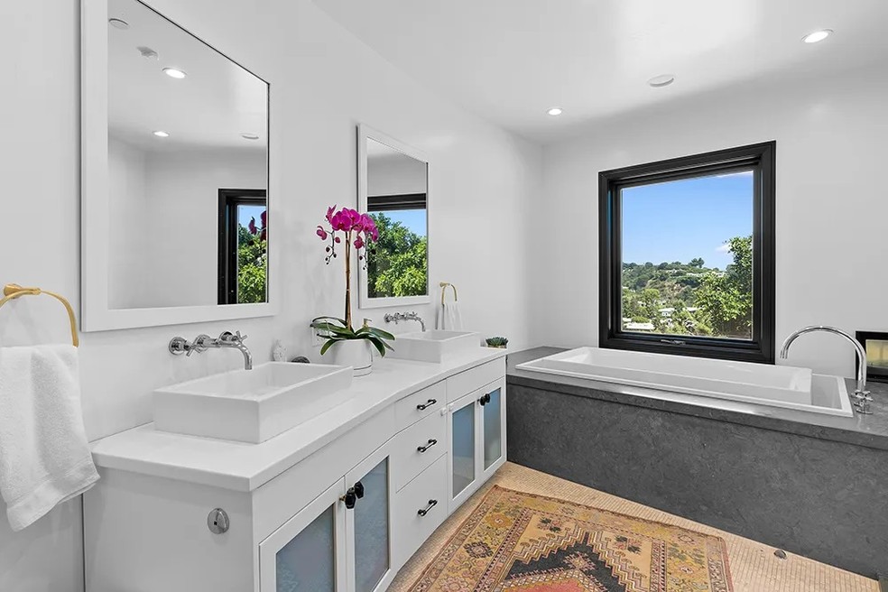 Com venda encalhada, casa de Greta Garbo pode ser alugada por R$ 250 mil — Foto: Joshua Spooner/Markus Canter Berkshire Hathaway HomeServices California Properties