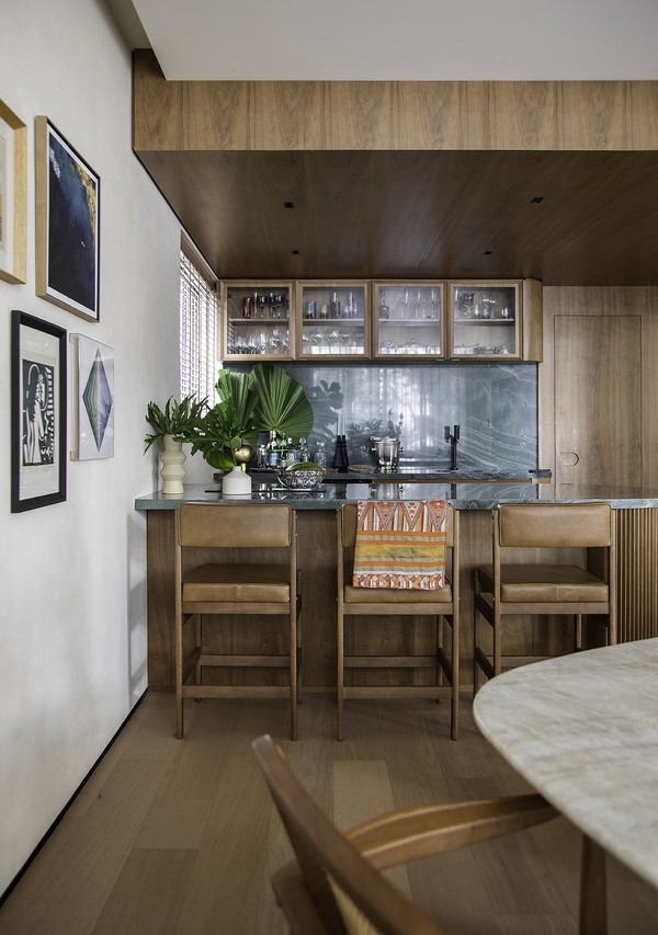 Viagens pelo mundo inspiram decoração de apartamento em São Paulo