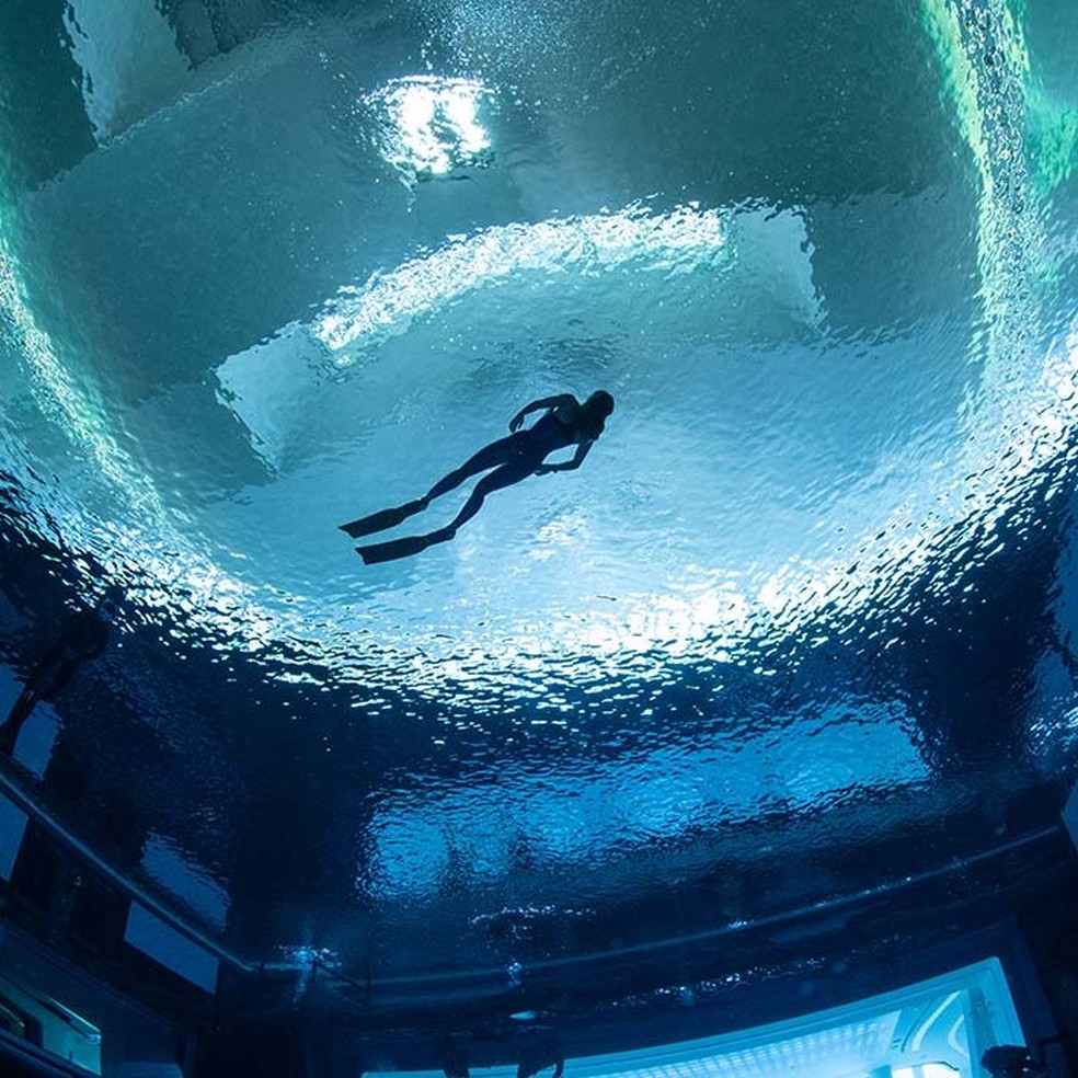 Piscina mais funda do mundo fica em Dubai e tem 'cidade' subaquática — Foto: Divulgação/Deep Dive Dubai