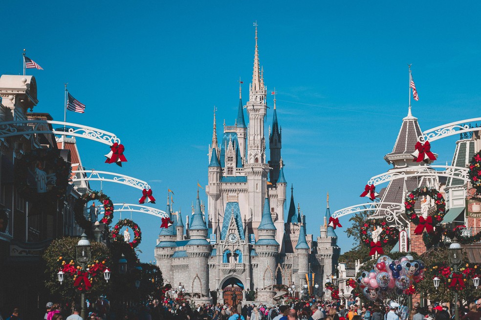 Walt Disney World Resort, na Flórida durante o Natal — Foto: Pexels/Craig Adderley