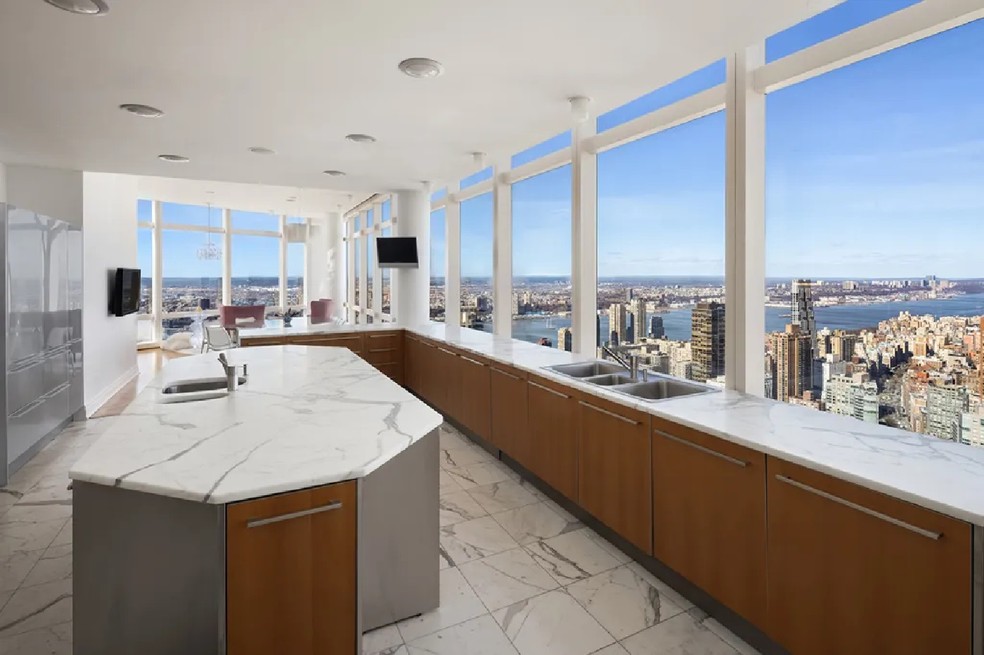 Cobertura no 80º andar de edifício tem vista para quatro estados nos EUA — Foto: Evan Joseph/Sotheby's International Realty