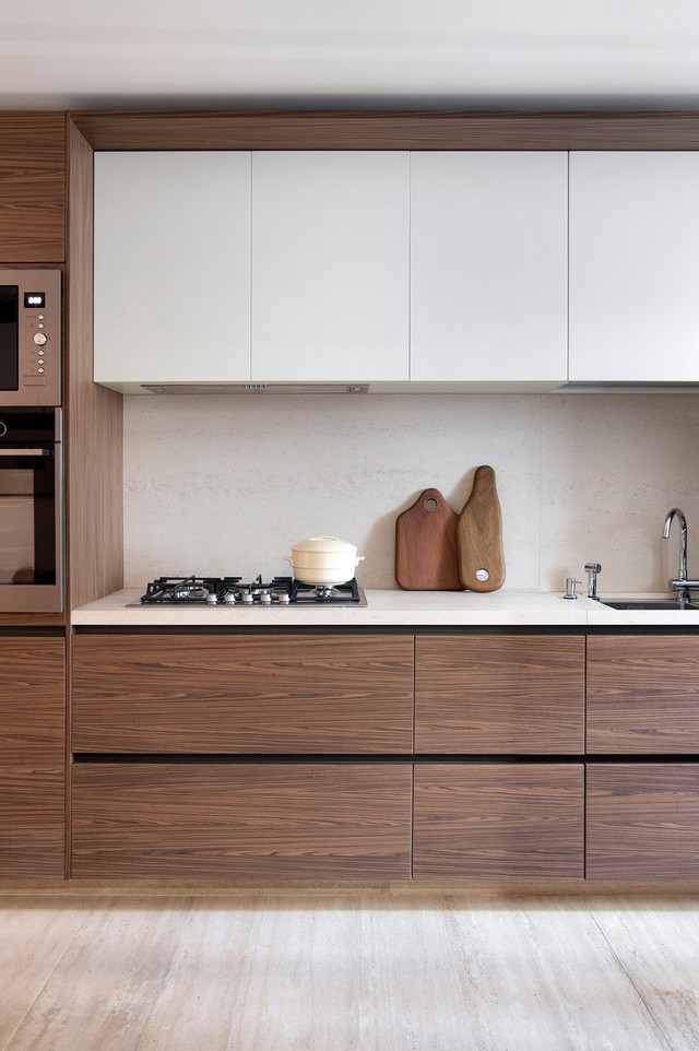 Apartamento de 160 m² com décor neutro e muitas plantas