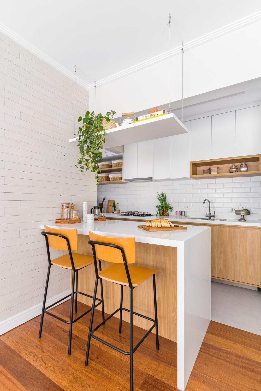 Cozinha com península: 11 ideias bem executadas para se inspirar