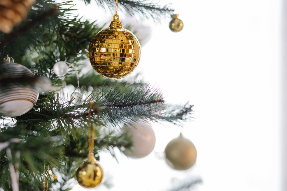 Guia para montar a árvore de Natal como um expert - Casa e Jardim