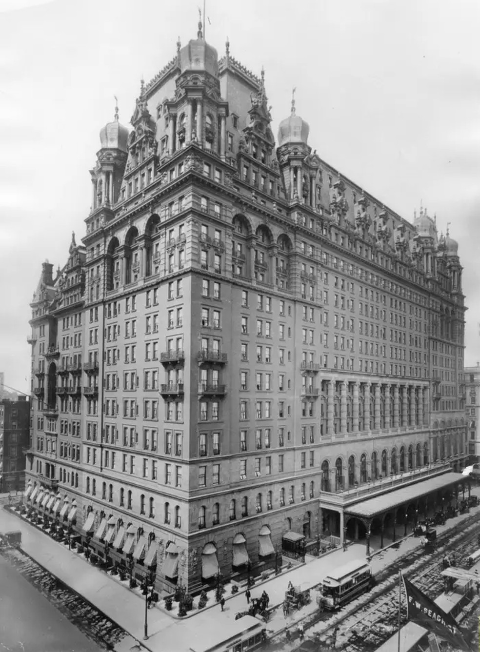 Waldorf-Astoria Hotel — Foto: Getty Images/ilbusca