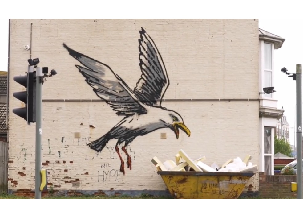 Casal paga R$ 1,2 milhão para remover mural de Banksy — Foto: Reprodução/Instagram @banksy
