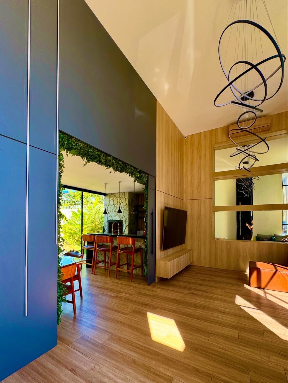 Ex-BBB César Black abre sua casa após 10 meses de reforma — Foto: Divulgação