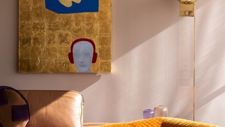 A cor Blush Chocolate, da Coral, estampou as paredes do living do Casa Vogue Experience 2024 — Foto: Wesley Diogenes