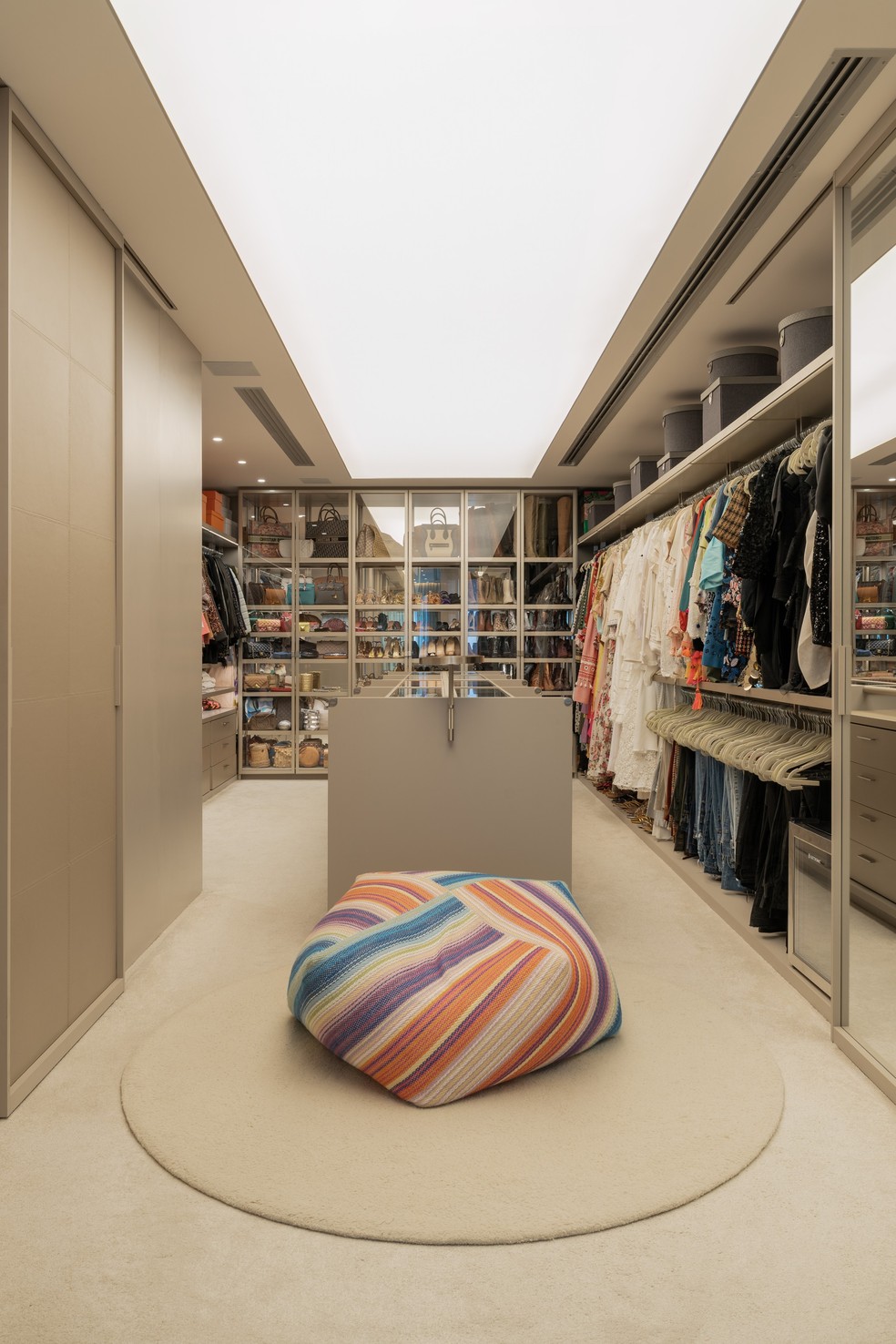 Moda e design brasileiros inspiram apartamento em Belo Horizonte