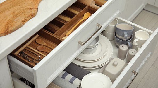 8 pontos da casa que acumulam bagunça — e como resolver