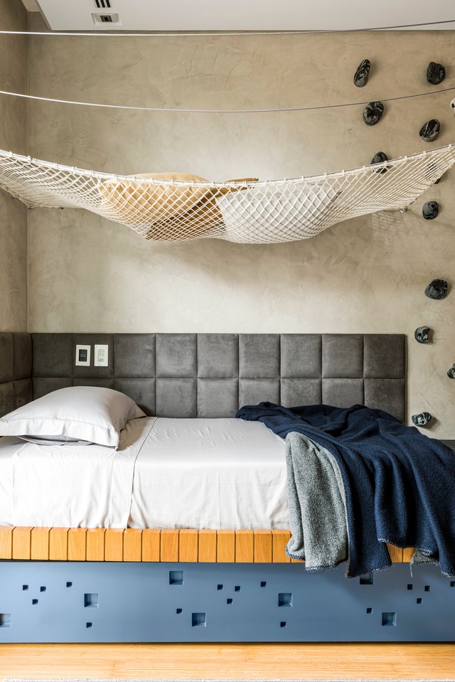 Décor do dia: quarto infantil com parede de escalada