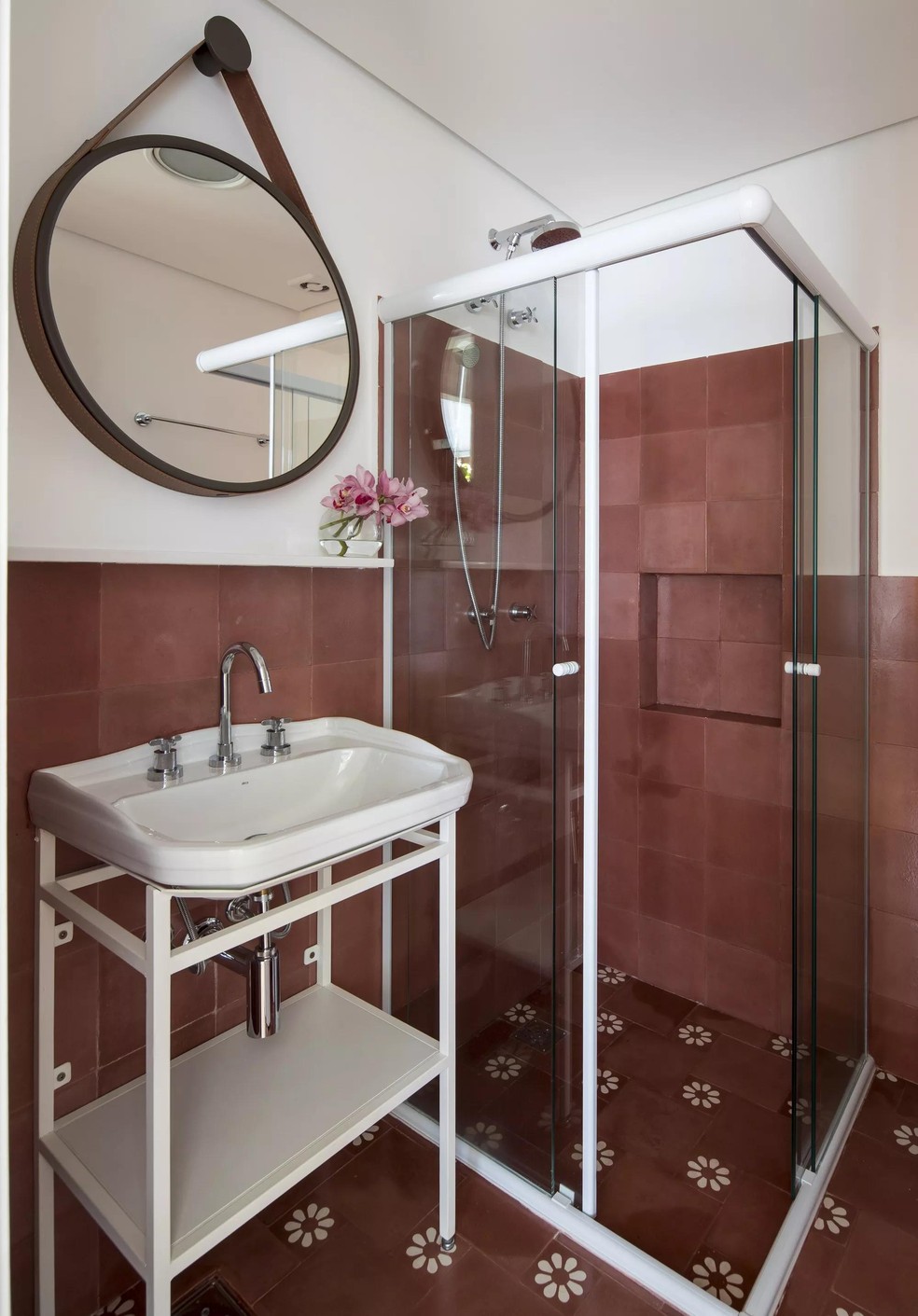 Banheiros modernos: 20 ideias de decoração para todos os estilos (Foto: Maíra Acayaba) — Foto: Casa Vogue