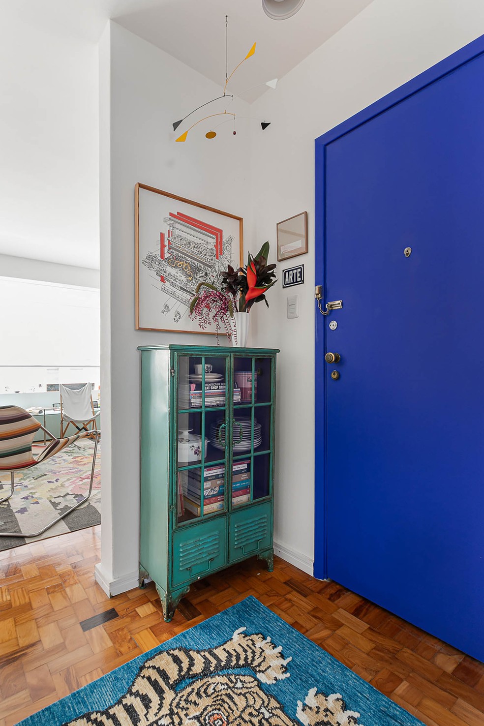 Decoração afetiva: como usar objetos de família de forma elegante no décor