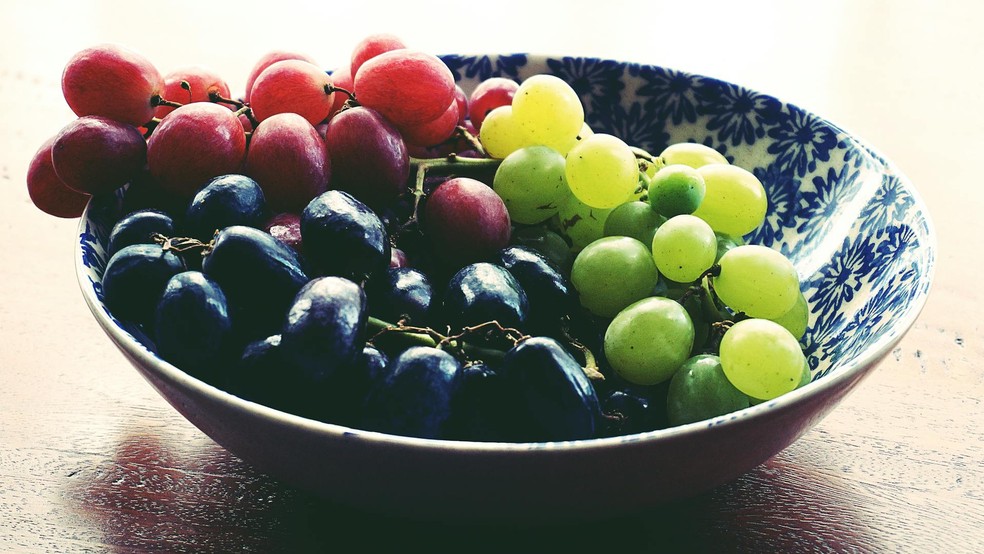 Comer uvas é a tradição para a virada do ano na Espanha — Foto: Suzy Hazelwood/Pexels