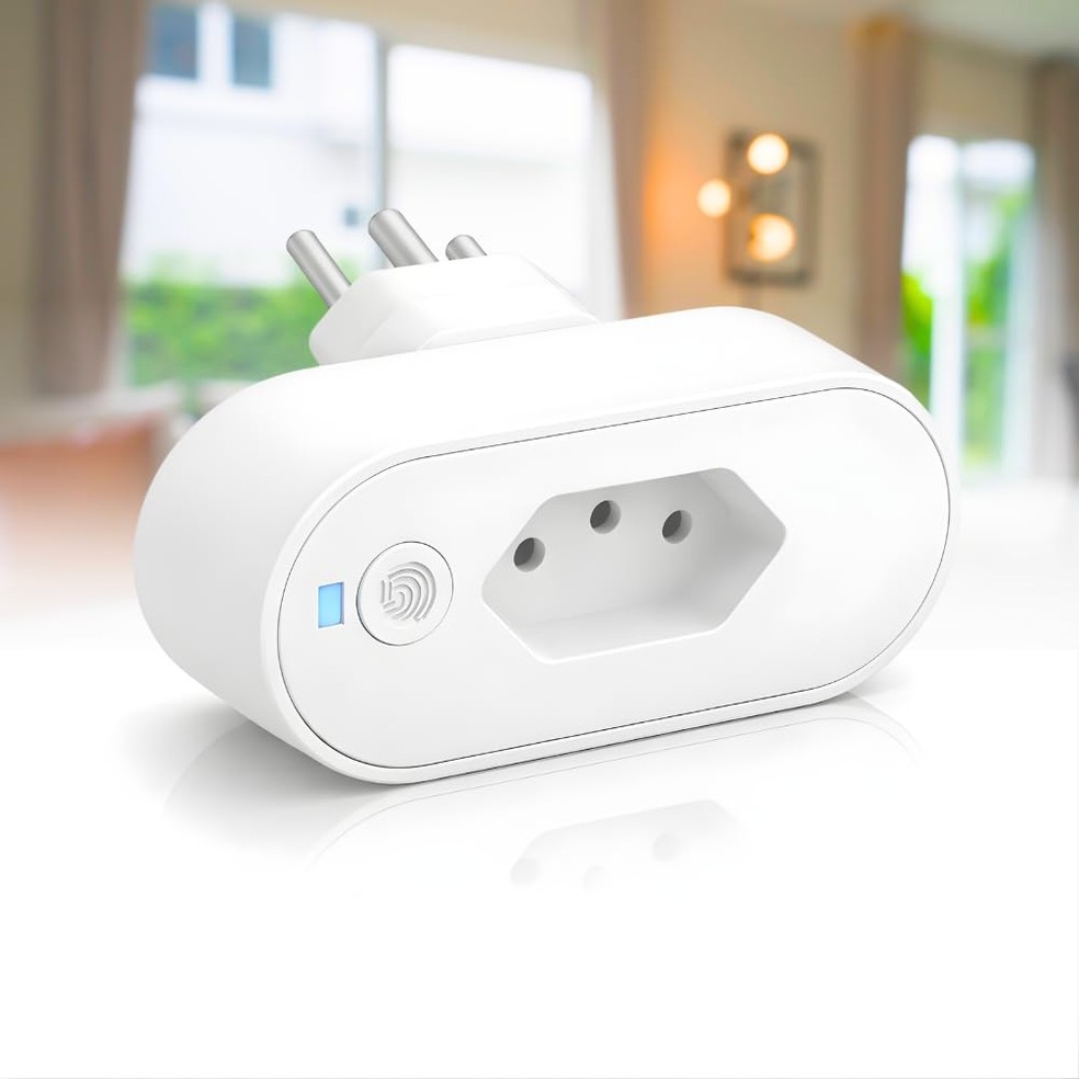 Tomada inteligente Wi-Fi bivolt com monitoramento de consumo e compatibilidade com Alexa e Google Home ajuda a automatizar tarefas e otimizar o uso de energia — Foto: Divulgação