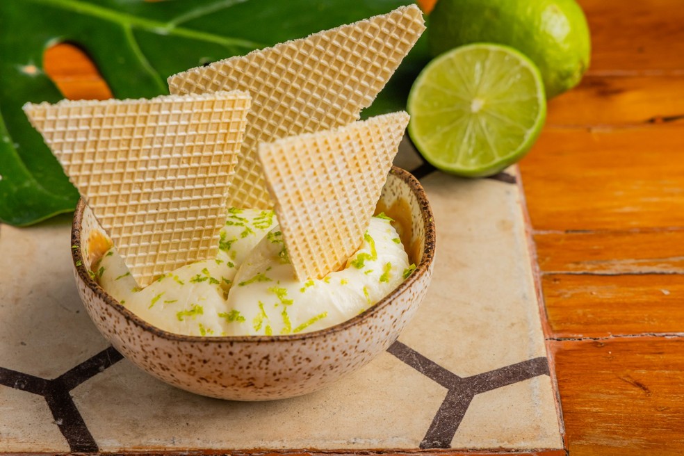 Esponjado - Mousse de Limão Cremoso com caramelo de coco — Foto: Divulgação