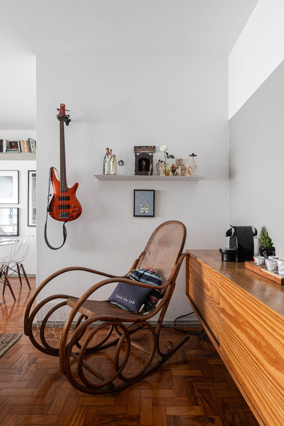 Decoração afetiva: como usar objetos de família de forma elegante no décor