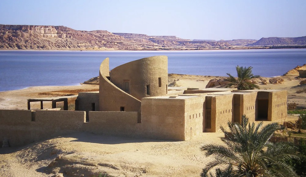 7 casas incríveis construídas no deserto
