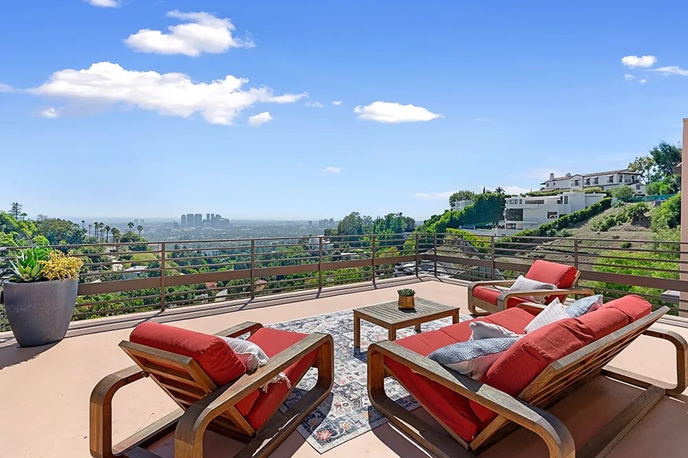 Com venda encalhada, casa de Greta Garbo pode ser alugada por R$ 250 mil — Foto: Joshua Spooner/Markus Canter Berkshire Hathaway HomeServices California Properties