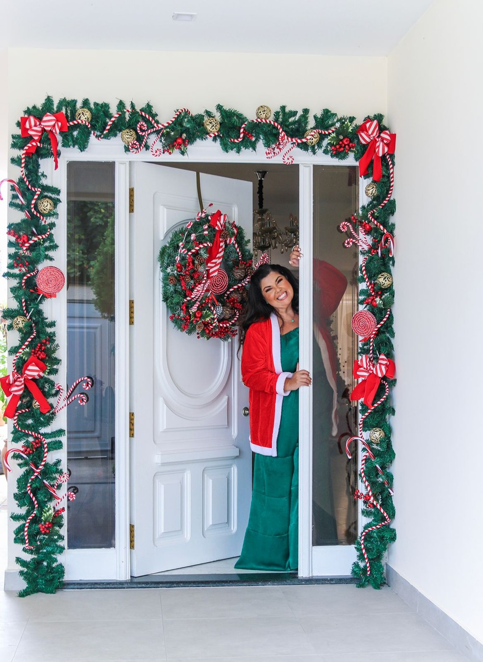 Fabiana Karla abre a casa e mostra decoração natalina — Foto: Cristiane Ferreira