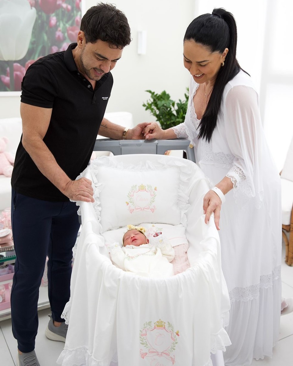 Graciele Lacerda mostra detalhes do enxoval de Clara com 'item
