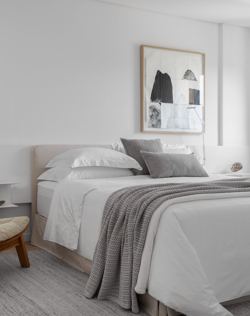 Simples e aconchegantes: confira 11 quartos minimalistas